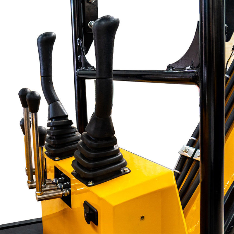 1330mm Rotation Radius 1.5 Tonne Excavator EPA Mini Excavator For Farm Use